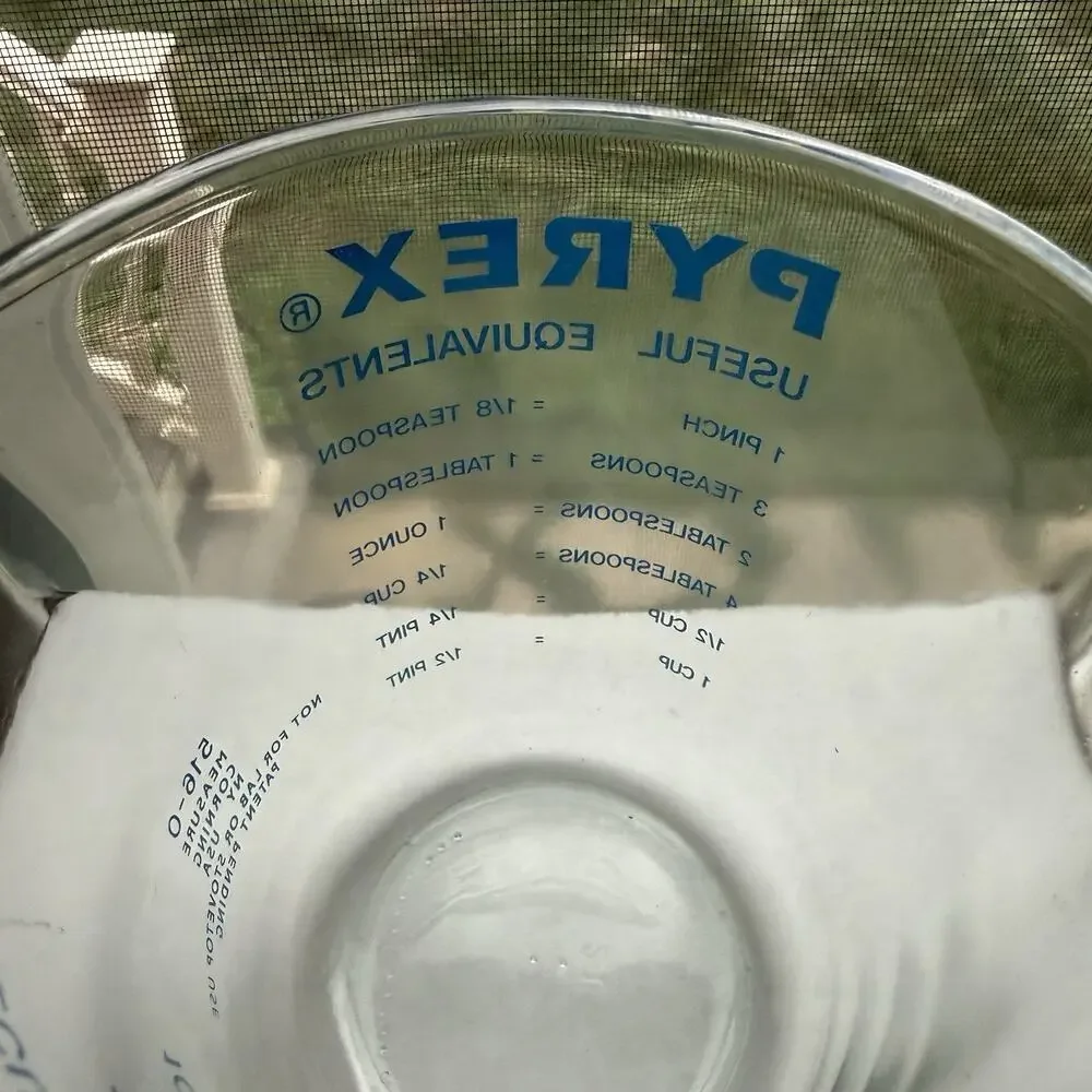 Vintage PYREX Blue Lettering 2 Cup Glass Measuring Cup 500ml USA Open Handle